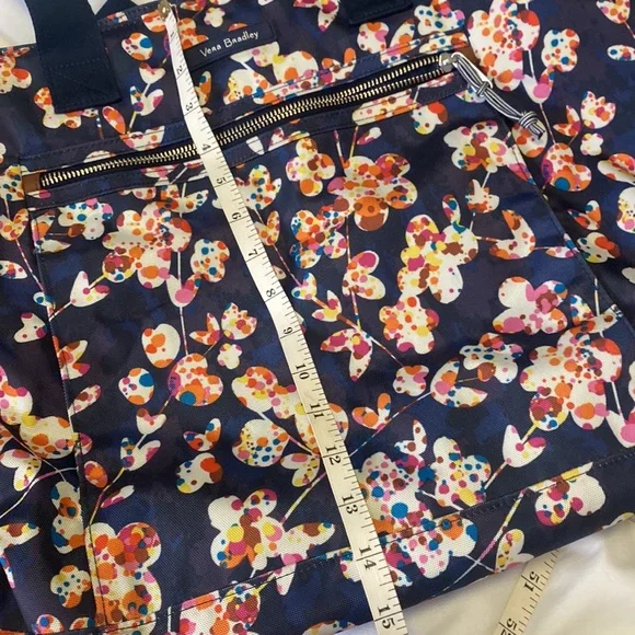 EUC Vera Bradley weekend bag - Picture 5 of 6